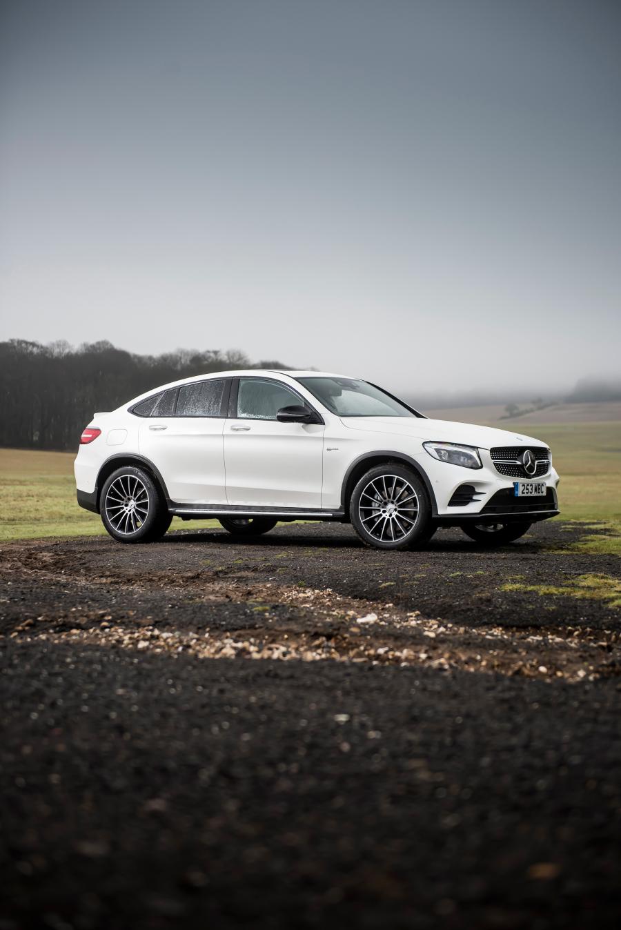  Mercedes-AMG GLC43 4Matic Coupe 2017 года  (UK) (фото 22 из 40)